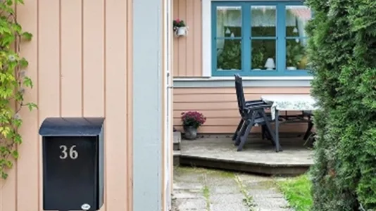 Houses in Botkyrka - photo 2