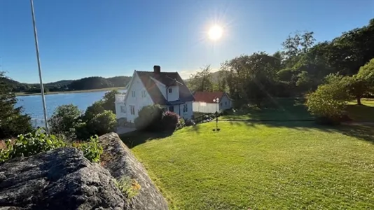 Houses in Uddevalla - photo 2