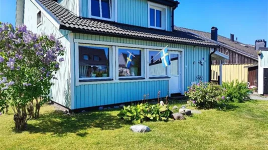 Houses in Haninge - photo 1