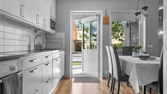 Houses in Botkyrka - photo 2