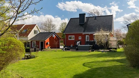 Houses in Husie - photo 1
