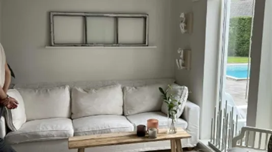 Houses in Huddinge - photo 2