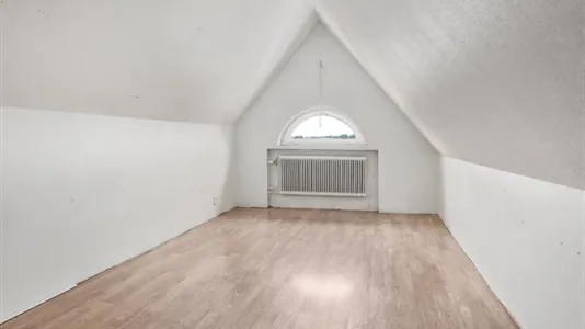 Apartments in Husie - photo 5