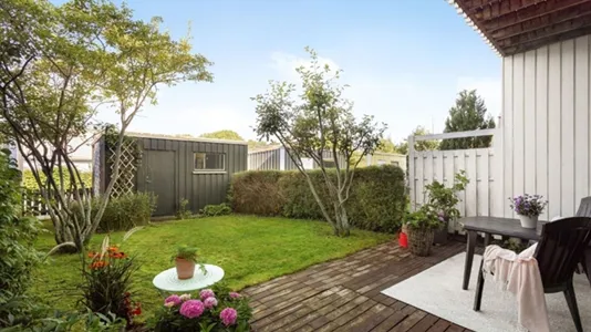 Houses in Järfälla - photo 2