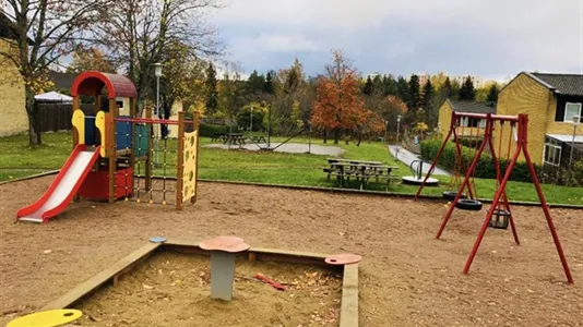 Houses in Södertälje - photo 6