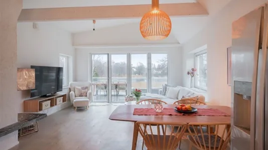 Houses in Huddinge - photo 1