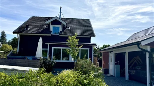 Houses in Västerås - photo 2