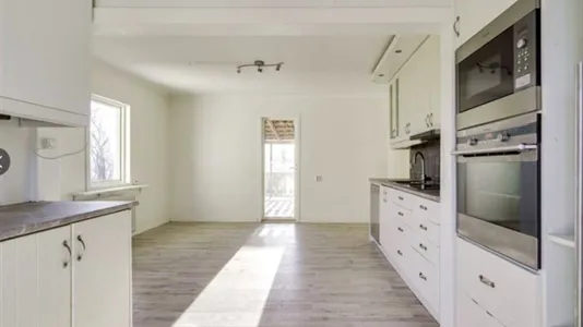 Houses in Kumla - photo 8