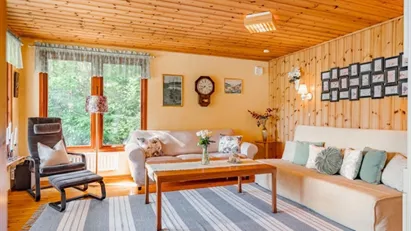 Järlåsa - 3rok - tillsv - 12.190kr/mån Järlåsa - 3rok - tillsv - 12.190kr/mån