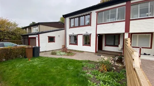 Houses in Österåker - photo 2
