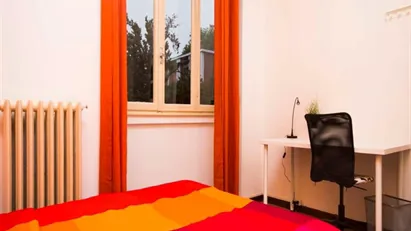 Room for rent in Milano Zona 6 - Barona, Lorenteggio, Milan