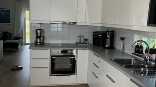 Houses in Örebro - photo 9