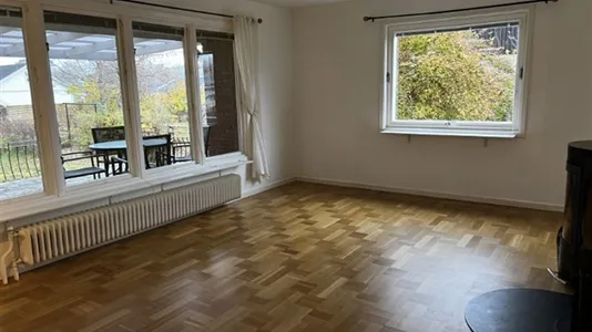 Houses in Borås - photo 1