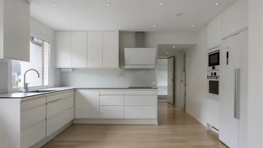 Houses in Örebro - photo 3