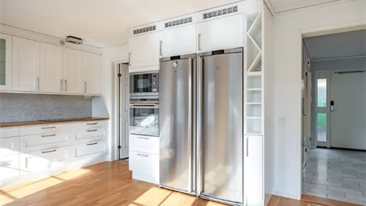 Houses in Upplands Väsby - photo 5