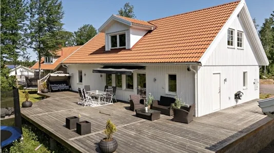 Houses in Söderköping - photo 1