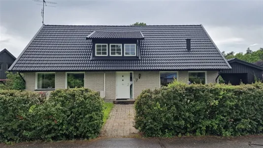 Houses in Höör - photo 1