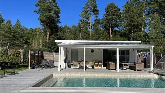 Houses in Österåker - photo 4