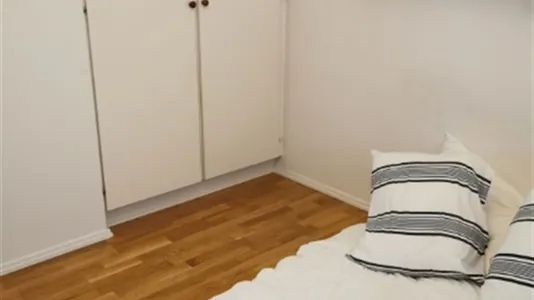 Rooms in Stockholm South - photo 1