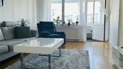 Ljus och välplanerad 3:a med fantastisk utsikt i Jakobsberg Östra!