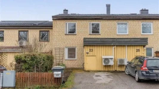Houses in Katrineholm - photo 1