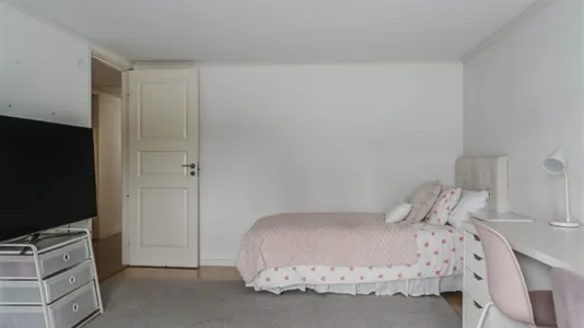 Houses in Örebro - photo 5