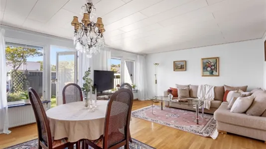 Houses in Järfälla - photo 9