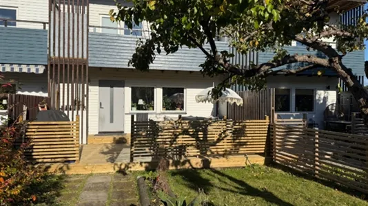 Houses in Ekerö - photo 2