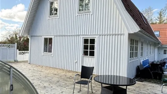 Houses in Södertälje - photo 2