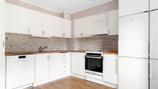 Houses in Botkyrka - photo 3