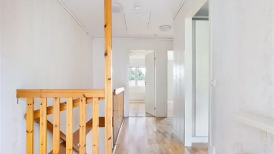 Houses in Botkyrka - photo 4