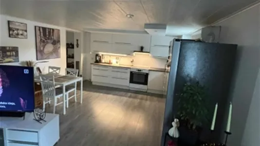 Houses in Örebro - photo 3