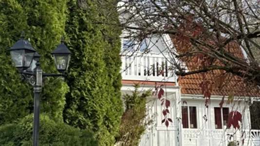 Houses in Södertälje - photo 8
