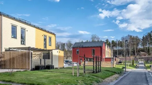 Houses in Nynäshamn - photo 1