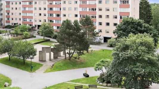 Rooms in Huddinge - photo 1