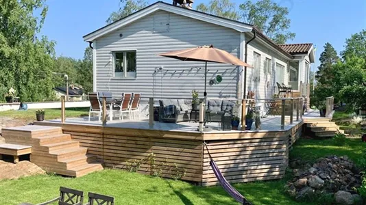 Houses in Huddinge - photo 1