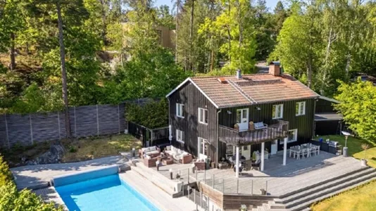 Houses in Nacka - photo 1