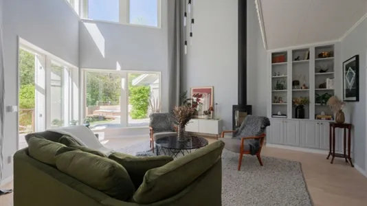 Houses in Huddinge - photo 3